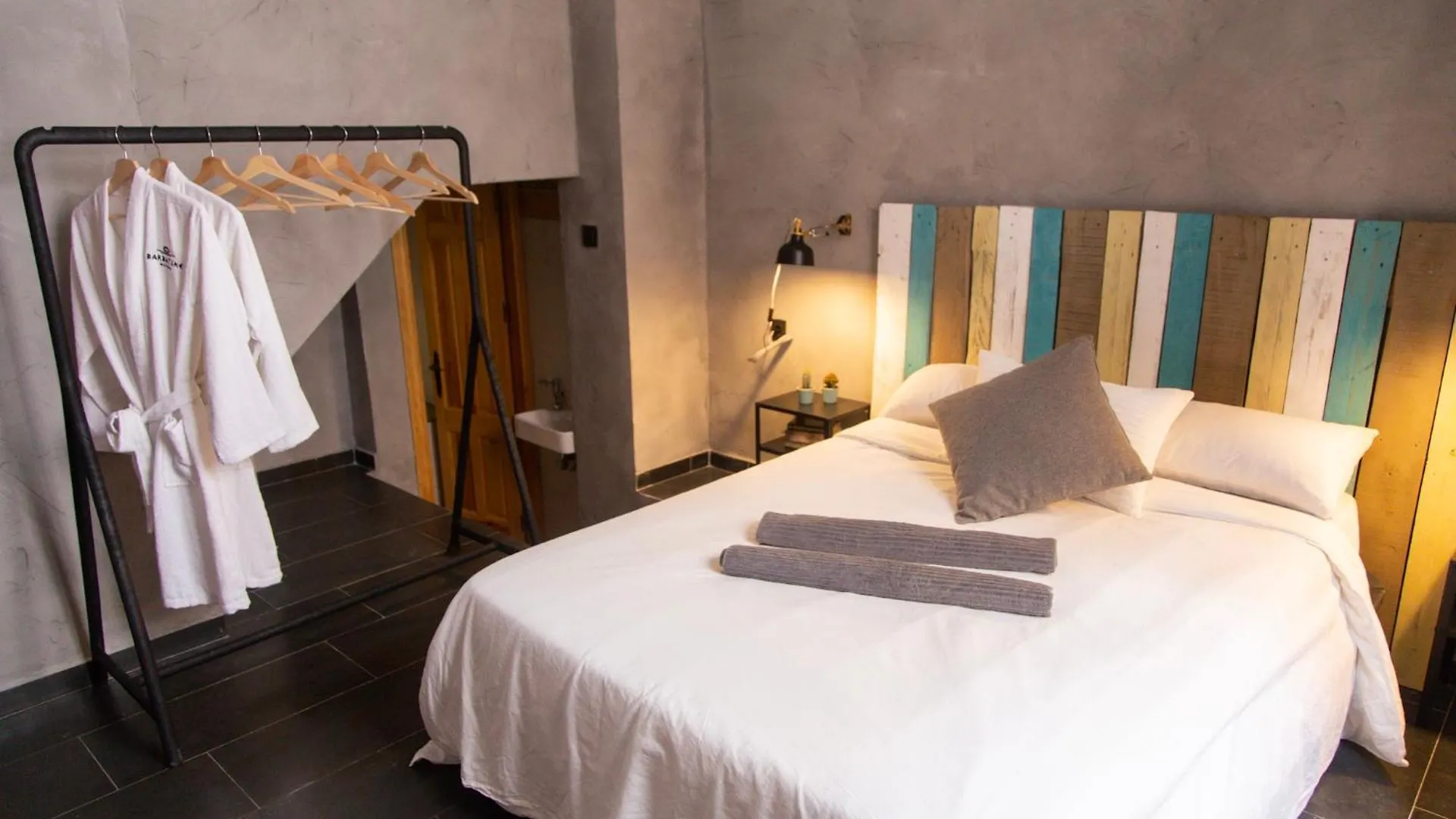Bbtk Malaga Albergue